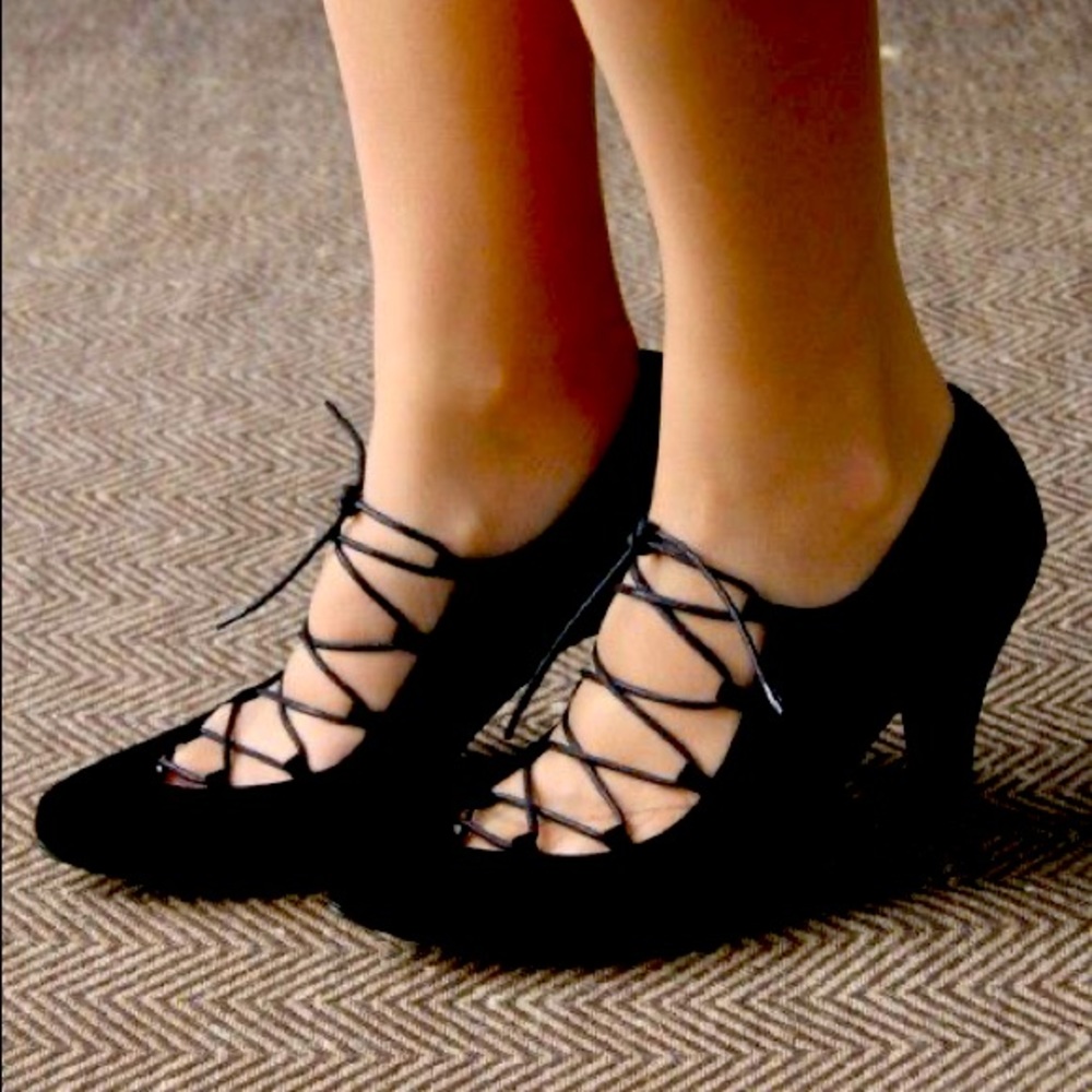 Chie Mishra Kross pumps suede black Lace heels